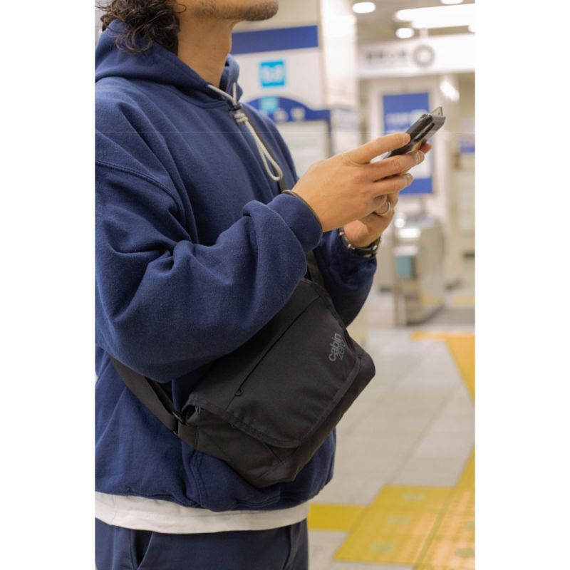 CABINZERO キャビンゼロ - 4L Flap Accessory | バッグ
