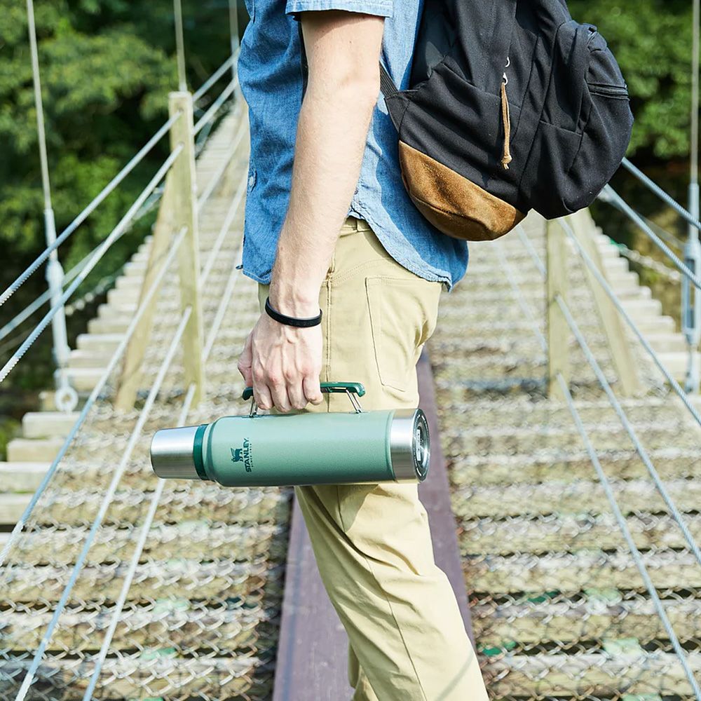 STANLEY スタンレー クラシック真空ボトル 1.9L 水筒 ボトル キャンプ