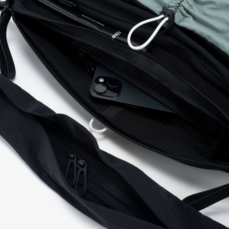 cote&ciel コートエシエルOrne Smooth Black - Sage Green | バッグ