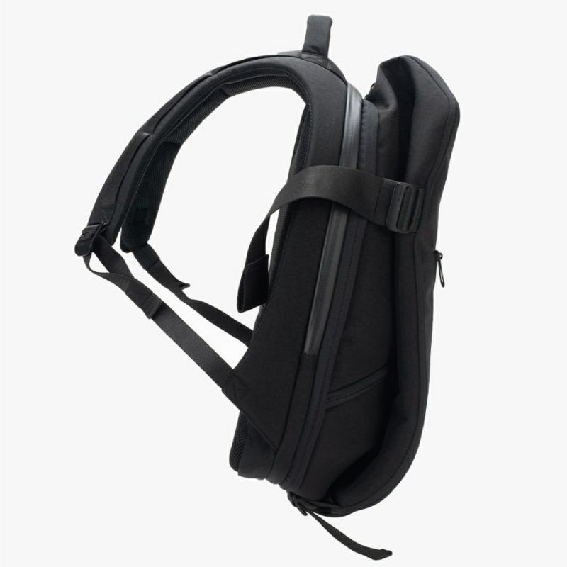 cote&ciel コートエシエルIsar M Round Carbon Black | バッグ| バッグ